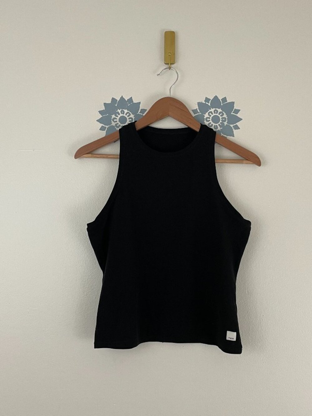 Vuori AllTheFeels Crew Tank Top in Black Size Medium